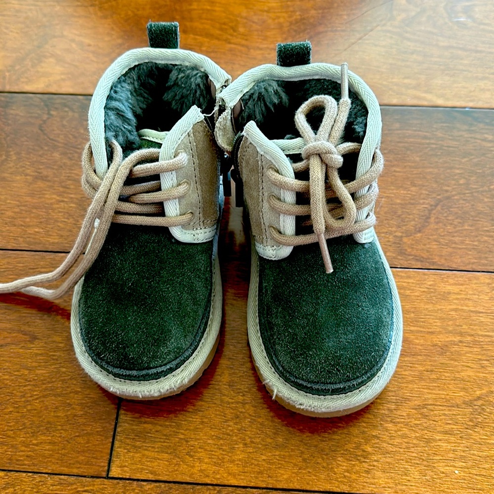 Boys Ugg boots. Size 7 toddler. Tan/green. Great condition.